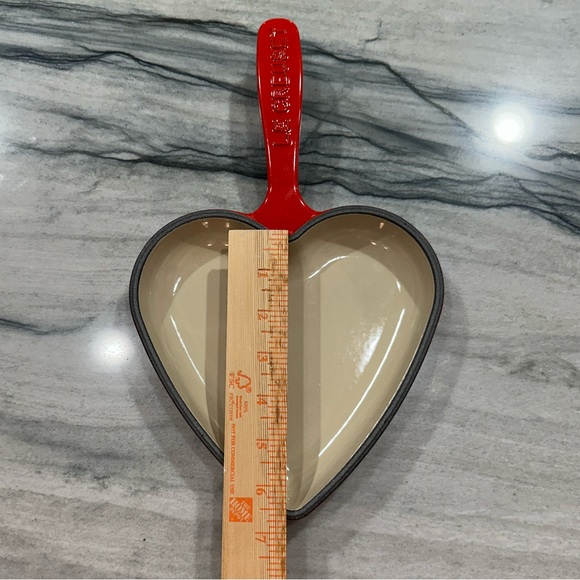 Le Creuset 6in Heart Skillet - Brand NEW - Picture 4 of 10
